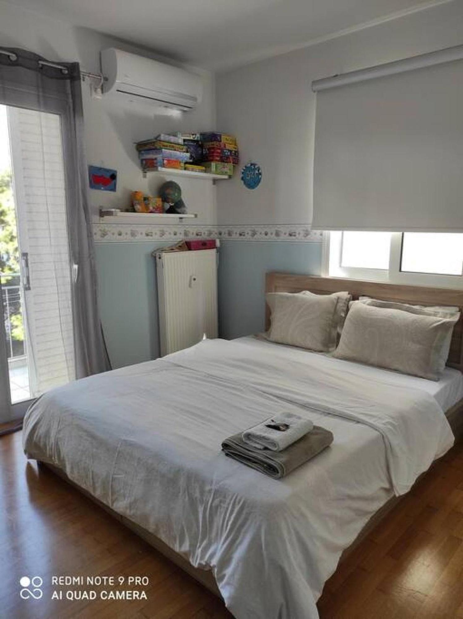 Appartement One Block From The Sea Family House At Floisvos à Athènes Extérieur photo