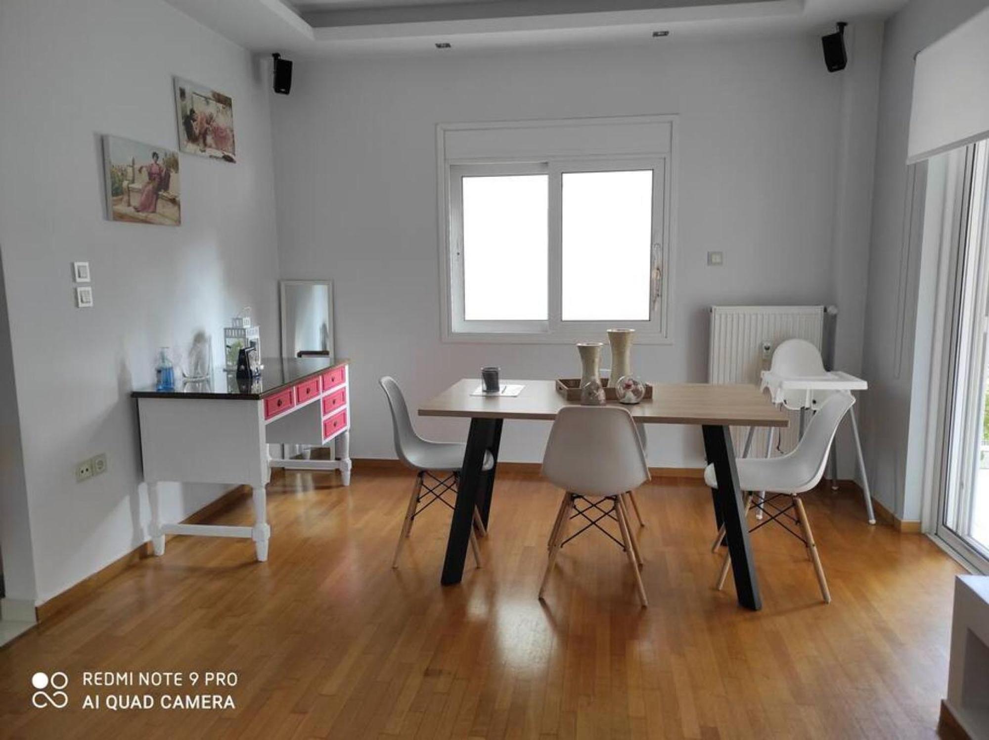 Appartement One Block From The Sea Family House At Floisvos à Athènes Extérieur photo